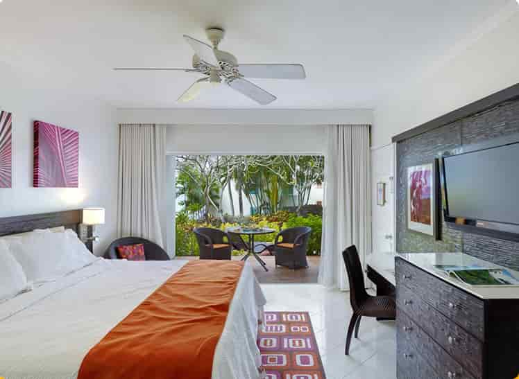 Crystal Cove by Elegant Hotels